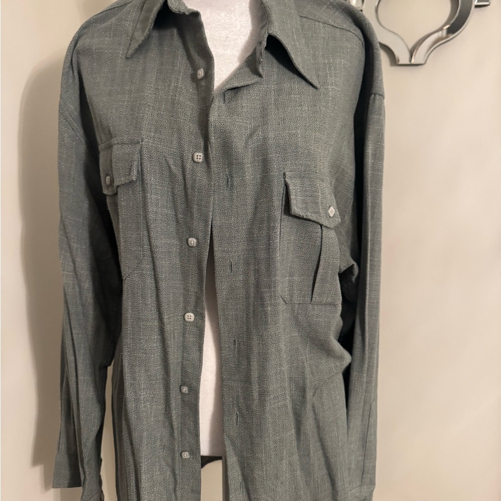 Lightweight Men's Olive-Green Shirt Jacket with Chest Pockets